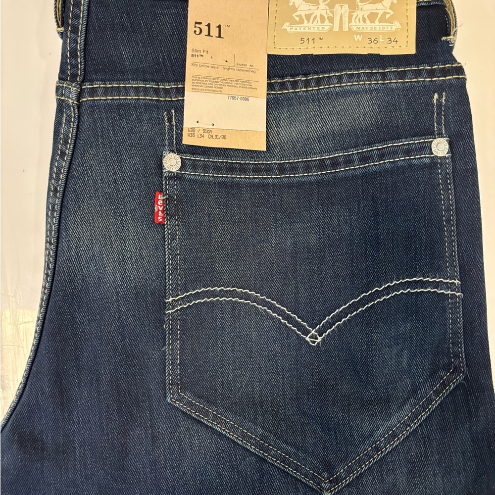 Levi's W36 L34 Slim Jeans with Classic Arcuate Stitching